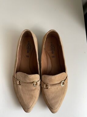 Pointed Toe Tan Suede Loafers with Gold Bit
